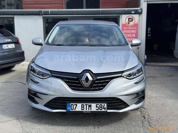 2024 RENAULT MEGANE 1.3 TCE İCON 35 BİN KM BOYASIZ