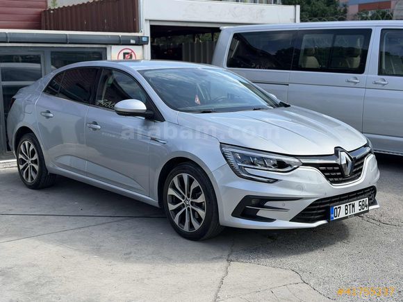 2024 RENAULT MEGANE 1.3 TCE İCON 35 BİN KM BOYASIZ