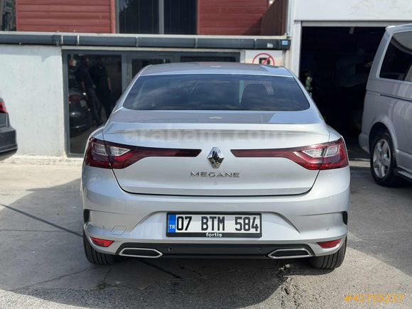 2024 RENAULT MEGANE 1.3 TCE İCON 35 BİN KM BOYASIZ