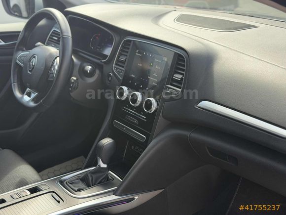 2024 RENAULT MEGANE 1.3 TCE İCON 35 BİN KM BOYASIZ