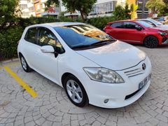 Sahibinden Toyota Auris 1.4 D-4D Comfort Extra 2012 Model