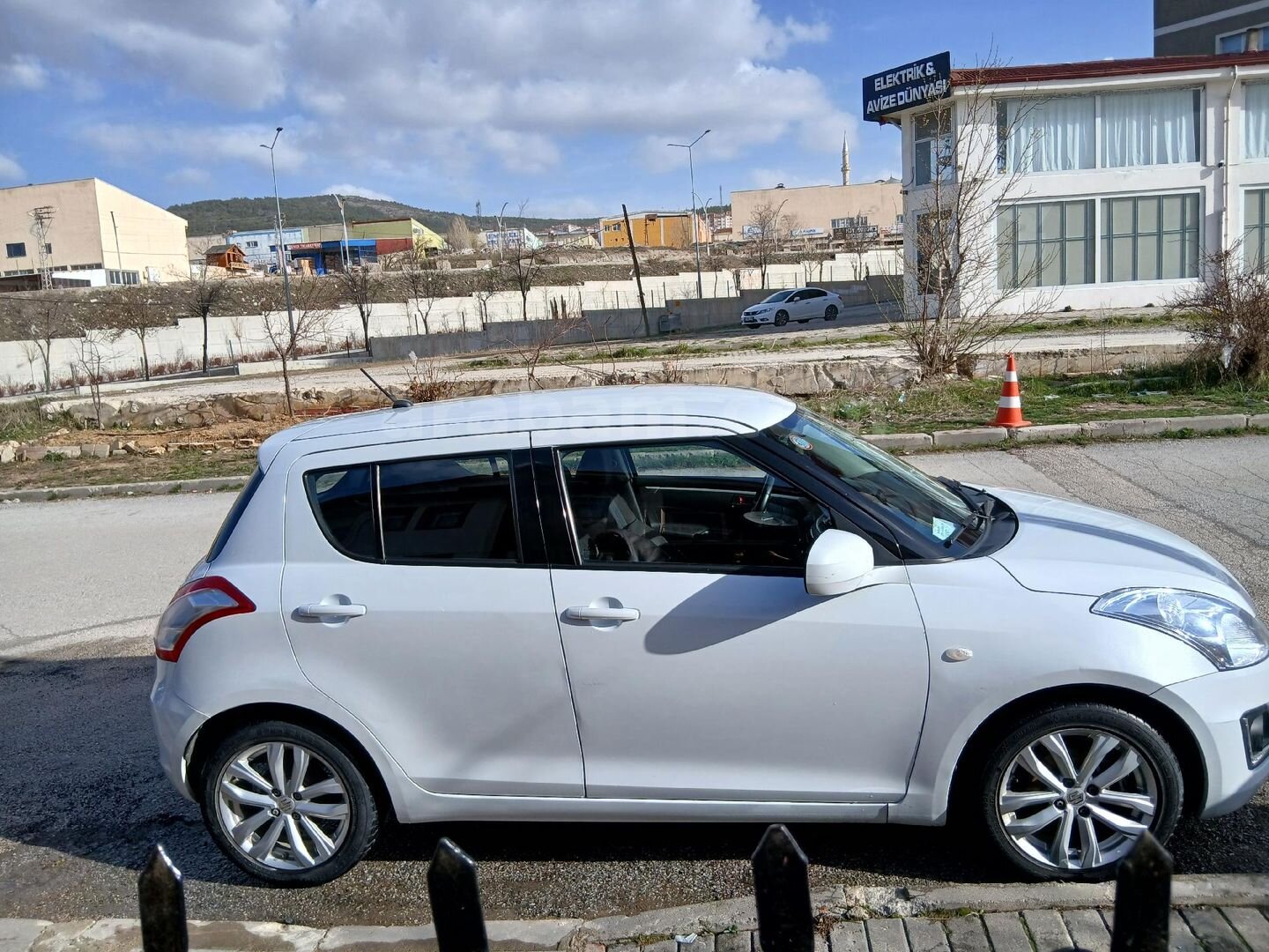 Sahibinden Suzuki Swift 1.2 GL 2016 Model Yozgat 100.500 km Beyaz 4