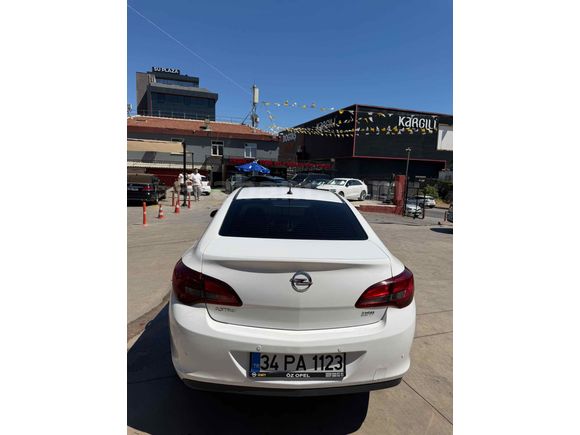 Otomatik Astra Şimdi Yeni Sahibini Bekliyor.