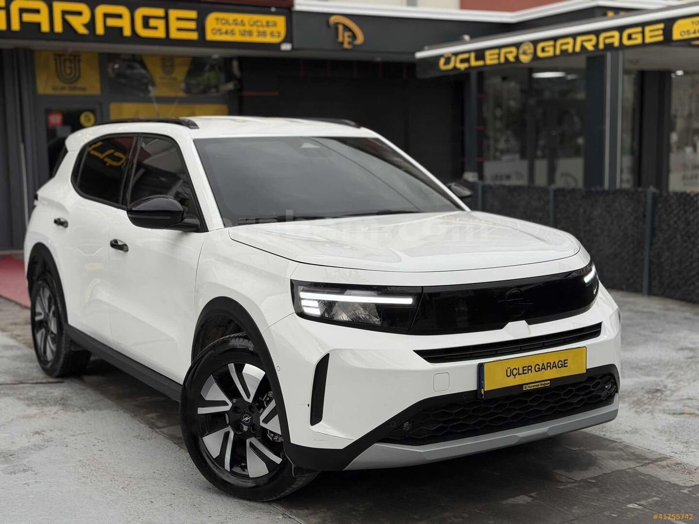 Galeriden Opel Frontera 1.2 Hybrid GS 2025 Model Konya 18.000 km Beyaz 3