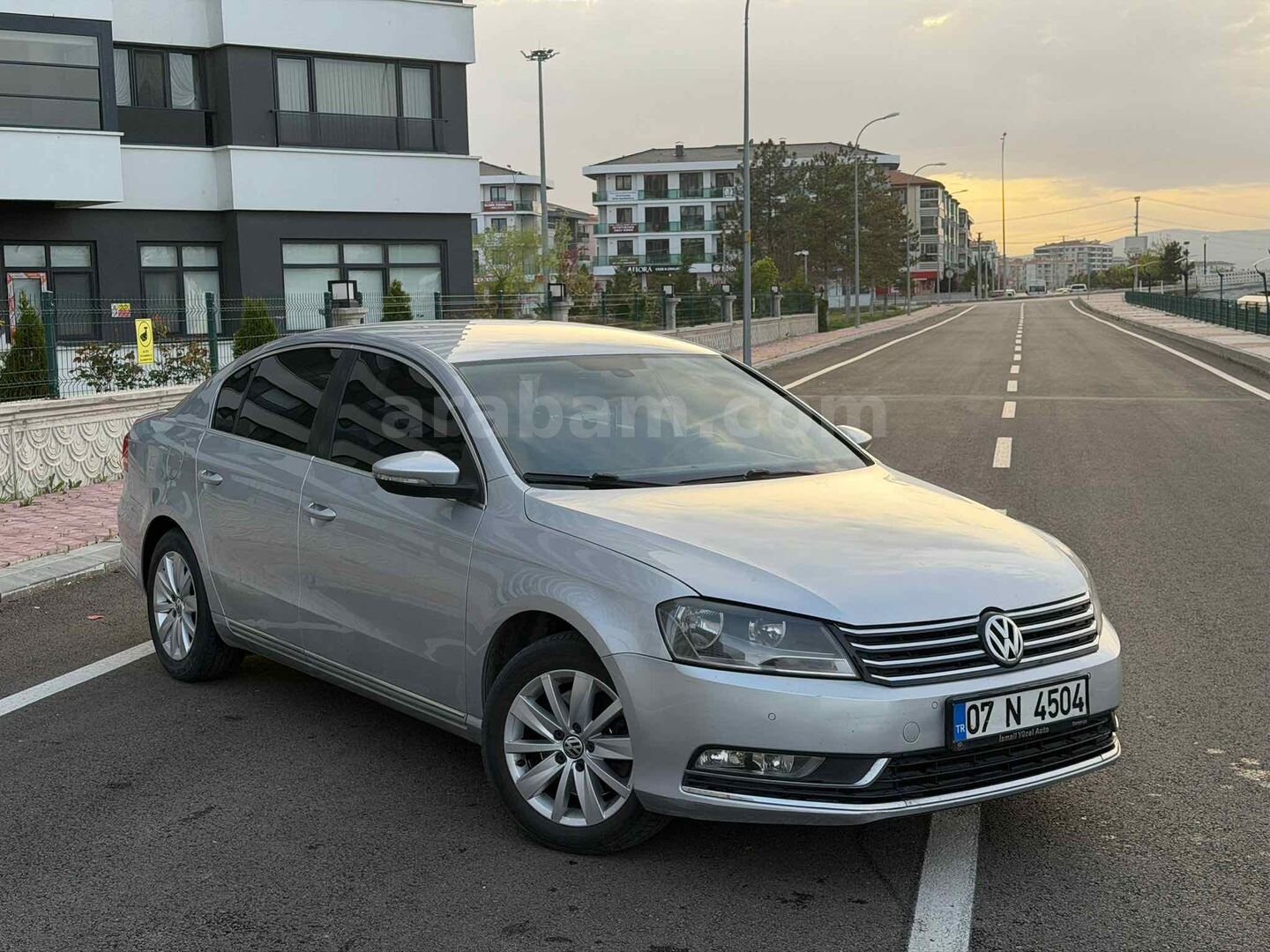 Galeriden Volkswagen Passat 1.4 TSi BlueMotion Comfortline 2014 Model Afyonkarahisar 161.000 km Gri 3