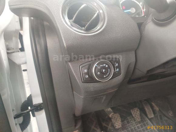 HATASIZ FORD COURİER 1.0 TİTANUM 2022 MODEL
