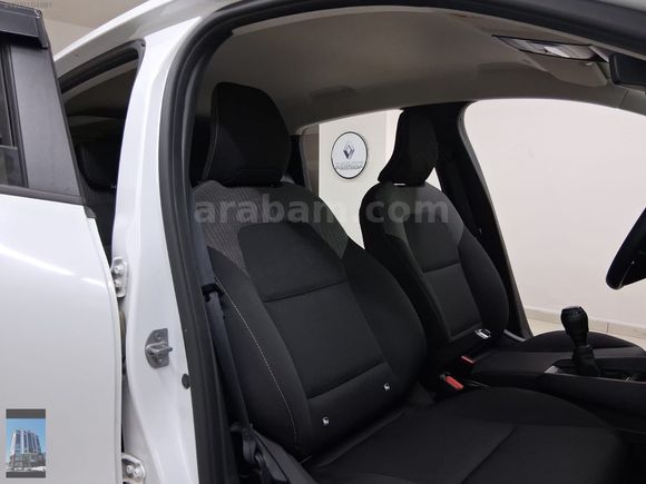 YÜCELER OTO'DAN 2023 MODEL RENAULT CLİO 1.0 SCE KDV%20 HATASIZ