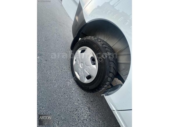 2023 MODEL 40 BİN KM ORJİNAL EKRANLI GERİ GÖRÜŞ EXPERTİZLİ FULL