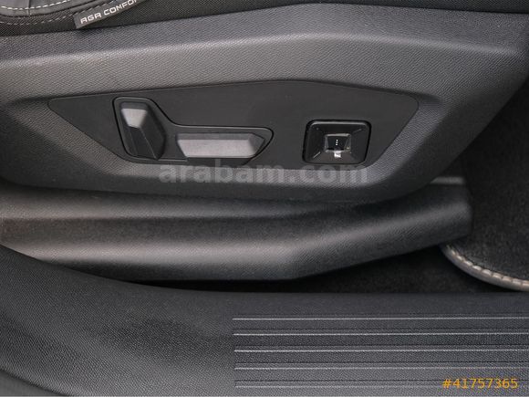 OTOSTORE'DAN 3008 1.2 Hybrid GT e-DCS6 2026