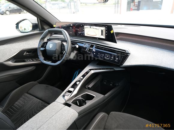 OTOSTORE'DAN 3008 1.2 Hybrid GT e-DCS6 2026