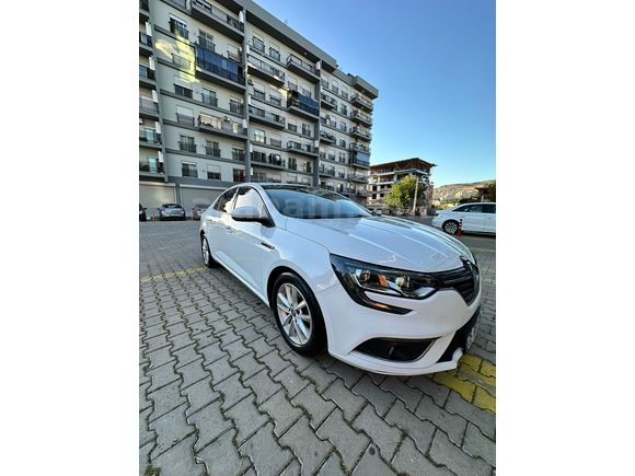 SAHİBİNDEN DEĞİŞENSİZ OTOMOTİK MEGANE 4 
