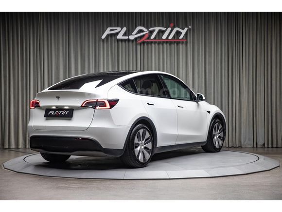 2024 TESLA MODEL Y SR 360K.OTONOM_PANORAMIK_BEYAZ İC MEKAN 