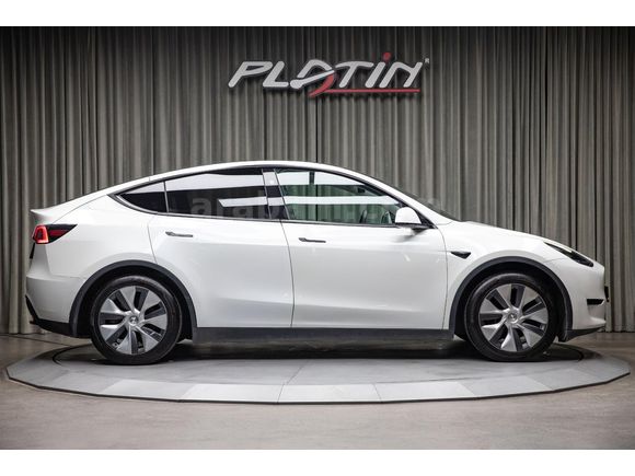 2024 TESLA MODEL Y SR 360K.OTONOM_PANORAMIK_BEYAZ İC MEKAN 