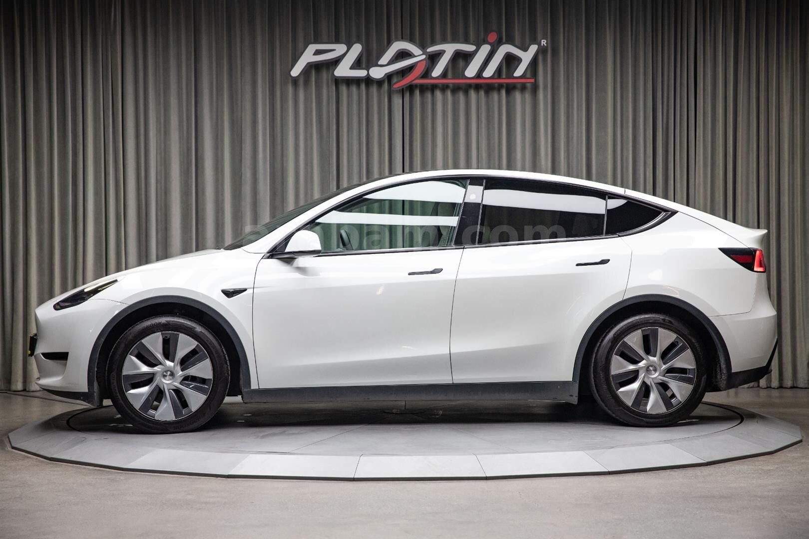 Galeriden Tesla Model Y Long Range (Juniper) 2024 Model İstanbul 81.250 km Beyaz 3