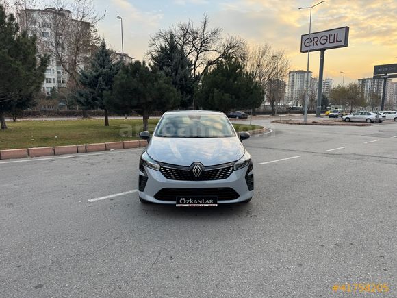 BOYASIZ 2025 RENAULT CLİO 1.0 TCE EVOLUTİN 25000 KM