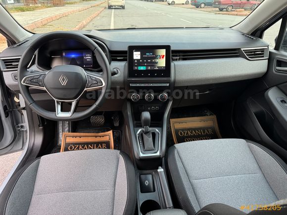BOYASIZ 2025 RENAULT CLİO 1.0 TCE EVOLUTİN 25000 KM