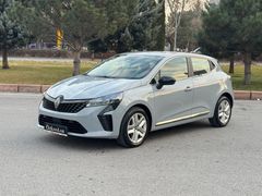 BOYASIZ 2025 RENAULT CLİO 1.0 TCE EVOLUTİN 25000 KM