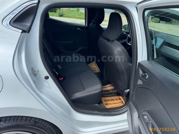 BOYASIZ 2025 RENAULT CLİO 1.0 TCE EVOLUTİN 6000 KM