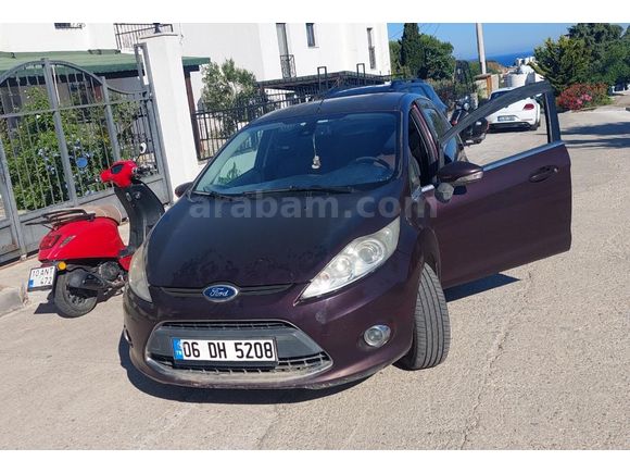 Sahibinden yakıt cimrisi Ford Fiesta 1.4 Titanyum dolu paket