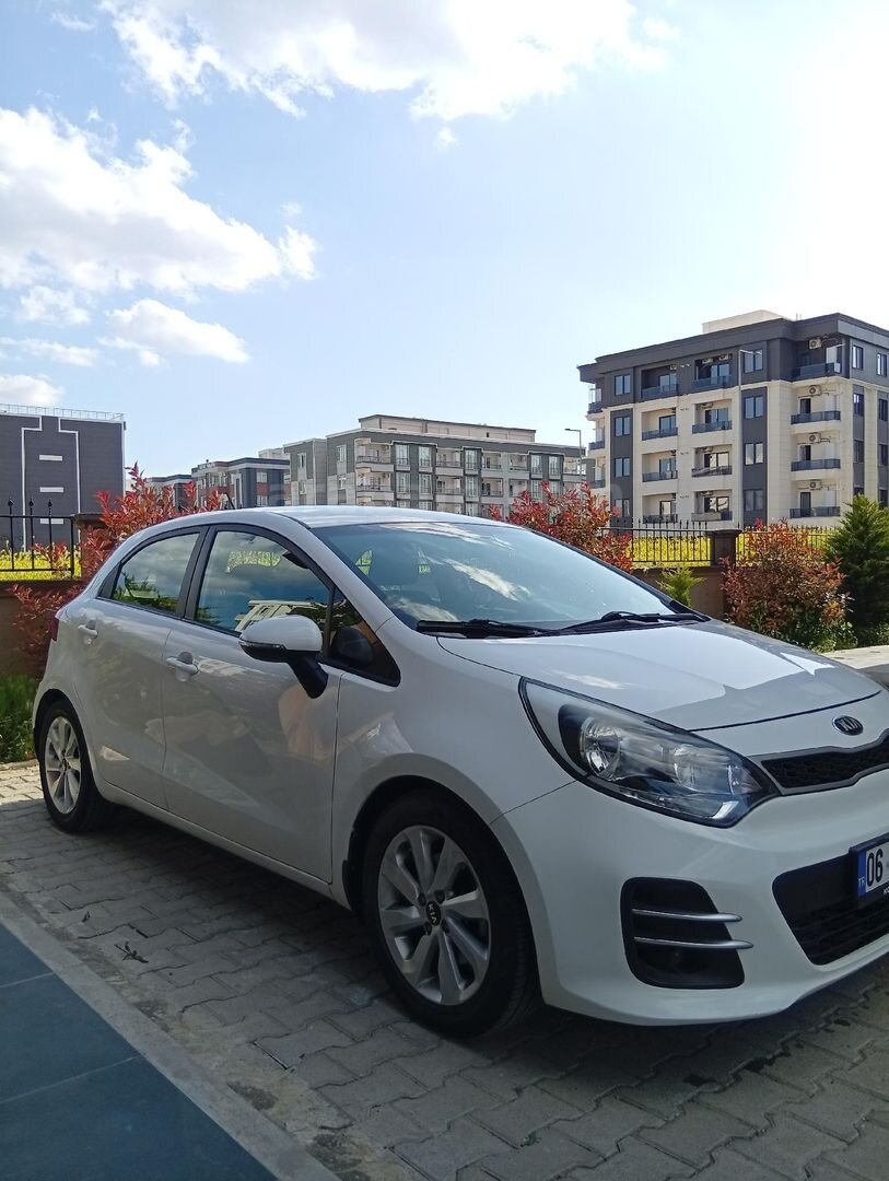 Sahibinden Kia Rio 1.4 CRDi Concept 2016 Model Ankara 88.000 km Beyaz 6