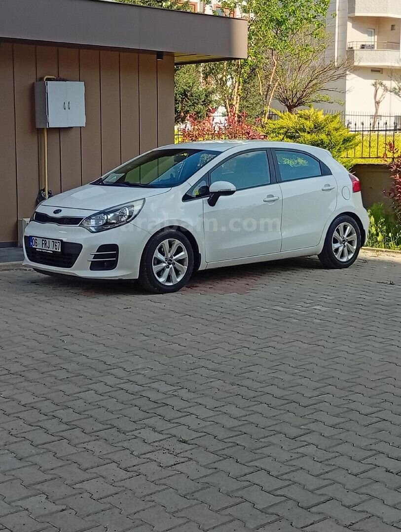 Sahibinden Kia Rio 1.4 CRDi Concept 2016 Model Ankara 88.000 km Beyaz 2
