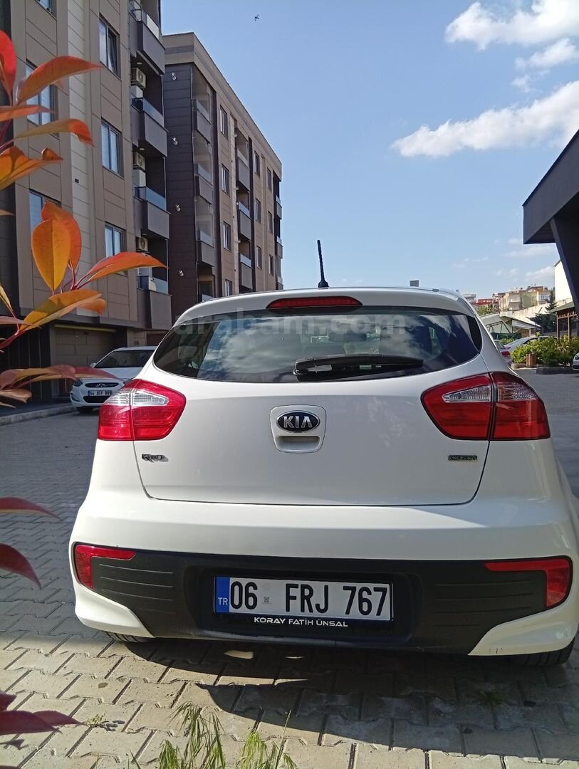 Sahibinden Kia Rio 1.4 CRDi Concept 2016 Model Ankara 88.000 km Beyaz 7