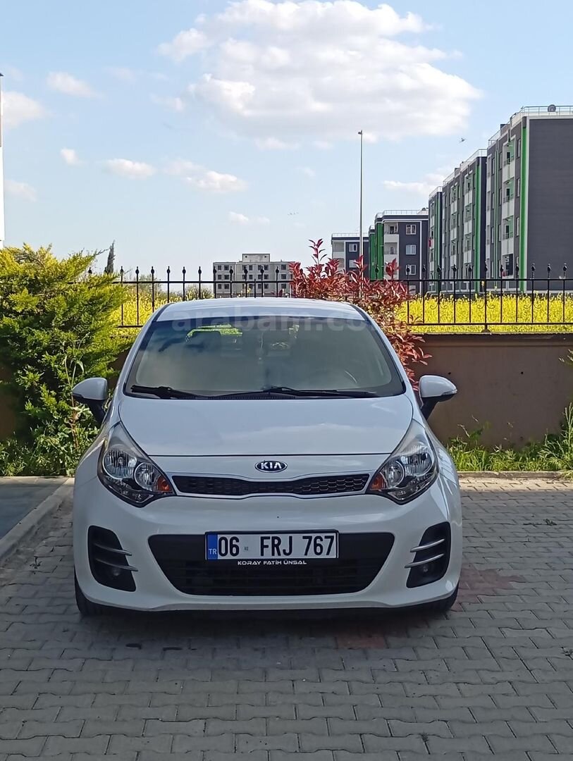 Sahibinden Kia Rio 1.4 CRDi Concept 2016 Model Ankara 88.000 km Beyaz 3