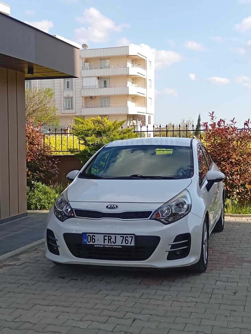 Sahibinden Kia Rio 1.4 CRDi Concept 2016 Model Ankara 88.000 km Beyaz 4