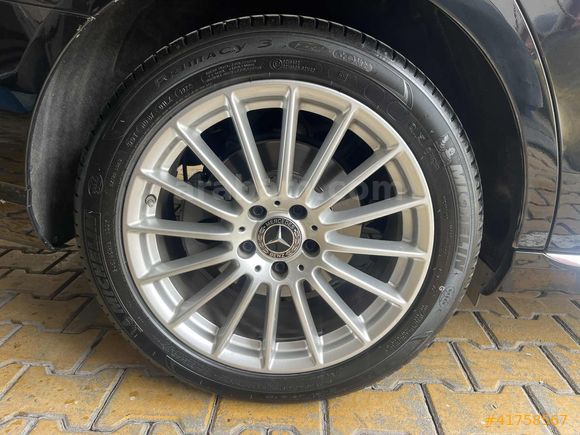 DAHA TEMİZİ YOK,HATASIZ,DAHA 14.000 KM'DE,SERVİS BAKIMLI,E200 d