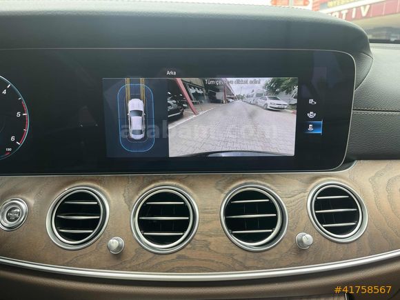 DAHA TEMİZİ YOK,HATASIZ,DAHA 14.000 KM'DE,SERVİS BAKIMLI,E200 d