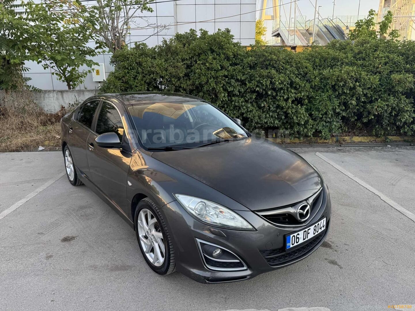 Galeriden Mazda 6 2.0 Sport 2011 Model Kocaeli 250.000 km Kahverengi 1