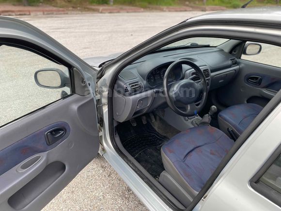Sahibinden Renault Clio 1.4 RNA 2001 Model 