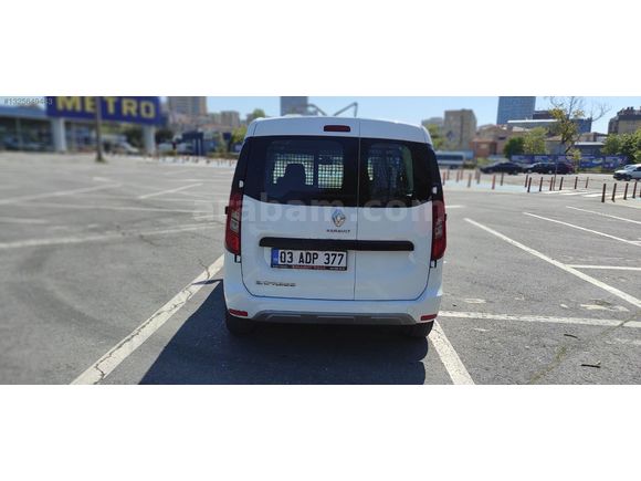 2022 RENAULT EXPRESS