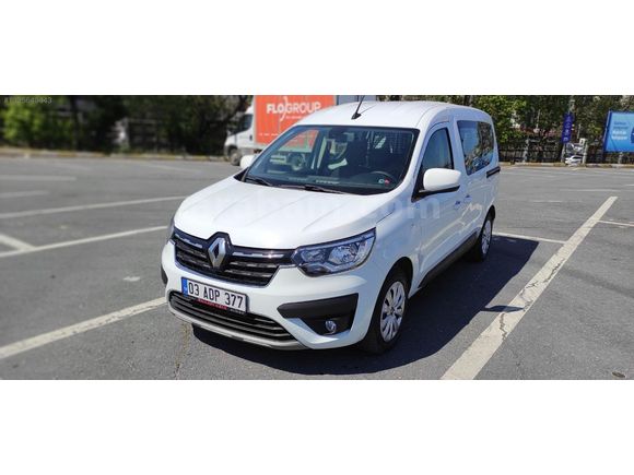 2022 RENAULT EXPRESS