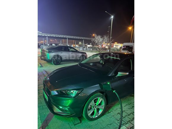 Sahibinden Seat Leon 1.5 eHybrid FR 2025 Model