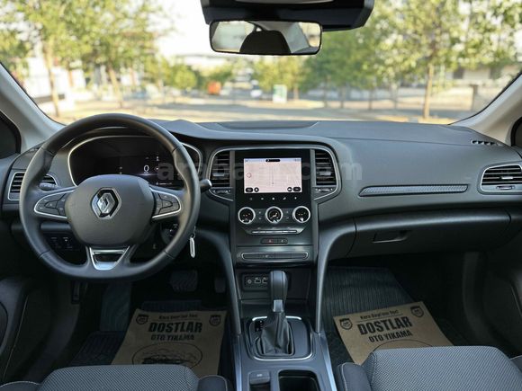 1 EM AUTO`DAN 2025 RENAULT MEGANE 1.3 TCE HATASIZ BOYASIZ 