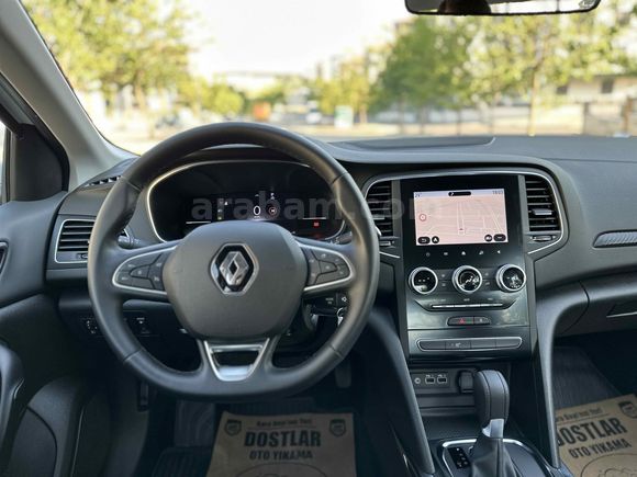 1 EM AUTO`DAN 2025 RENAULT MEGANE 1.3 TCE HATASIZ BOYASIZ 