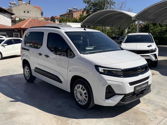 SARAY OTOMOTİV den Opel Combo1.5D130ps Essential 19 000km