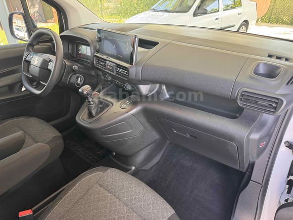 SARAY OTOMOTİV den Opel Combo1.5D130ps Essential 19 000km