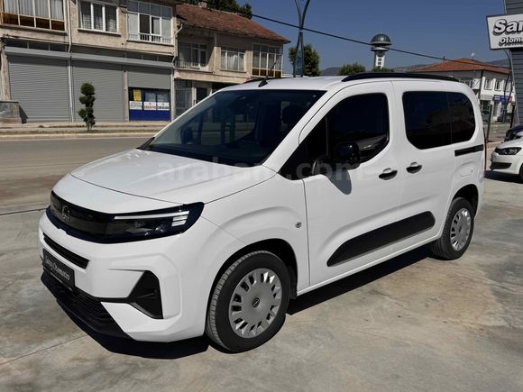 SARAY OTOMOTİV den Opel Combo1.5D130ps Essential 19 000km