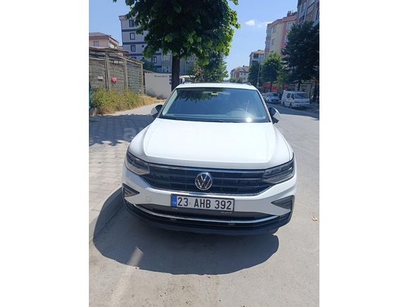40000 km sanruflu 1.5 TSI Life 2023 Model