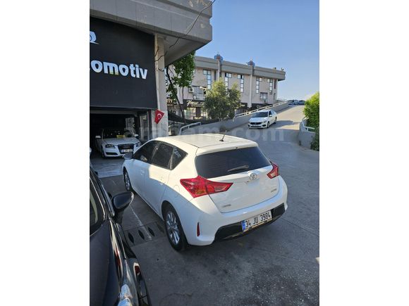 Sahibinden Toyota Auris 1.4 D-4D Active 2013 Model