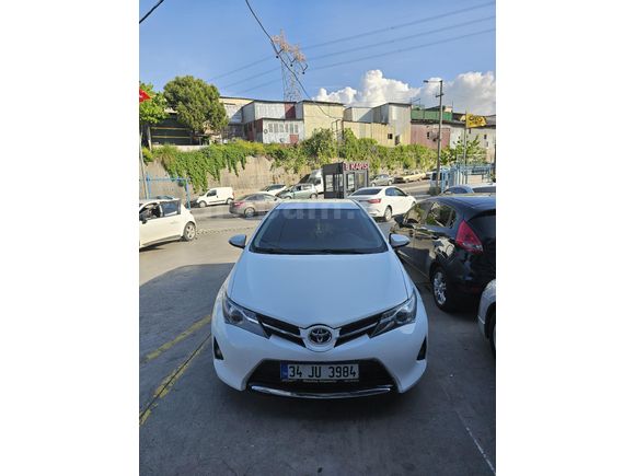 Sahibinden Toyota Auris 1.4 D-4D Active 2013 Model