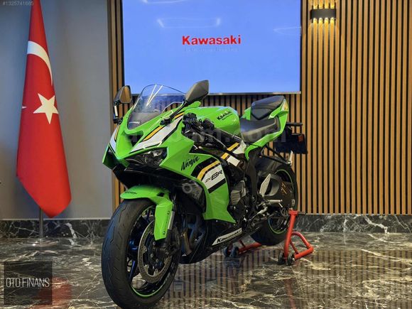 Galeriden Kawasaki Ninja ZX 6R 2025 Model İstanbul 6.400 km Yeşil
