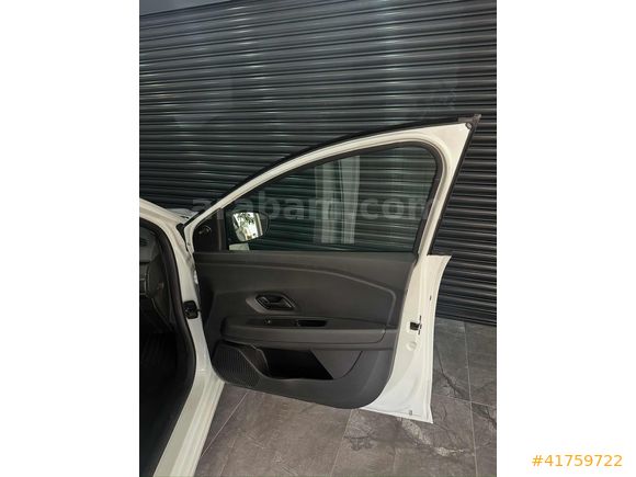 2023 MODEL OTOMATİK VİTES DACİA SANDERO