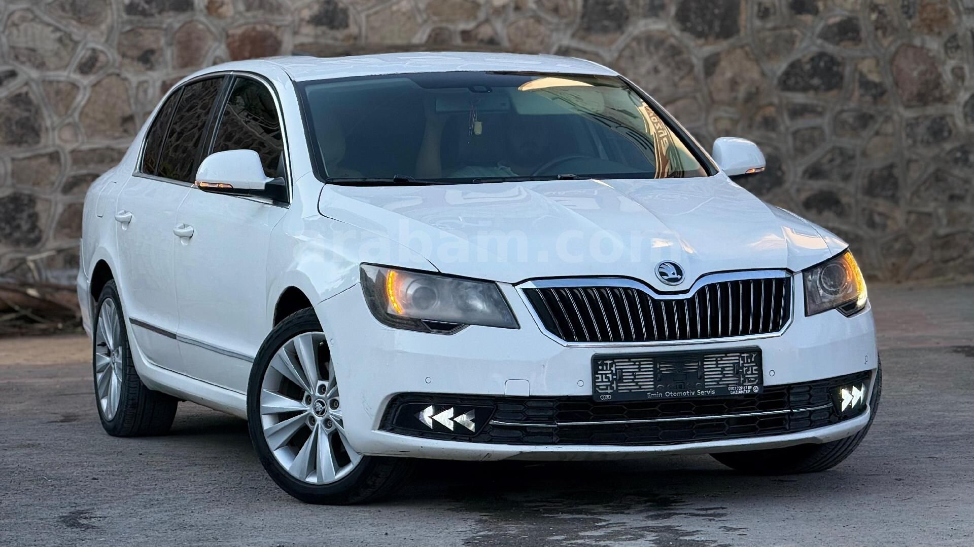Galeriden Skoda SuperB 1.6 TDI Prestige 2013 Model Gaziantep 270.000 km Beyaz 1