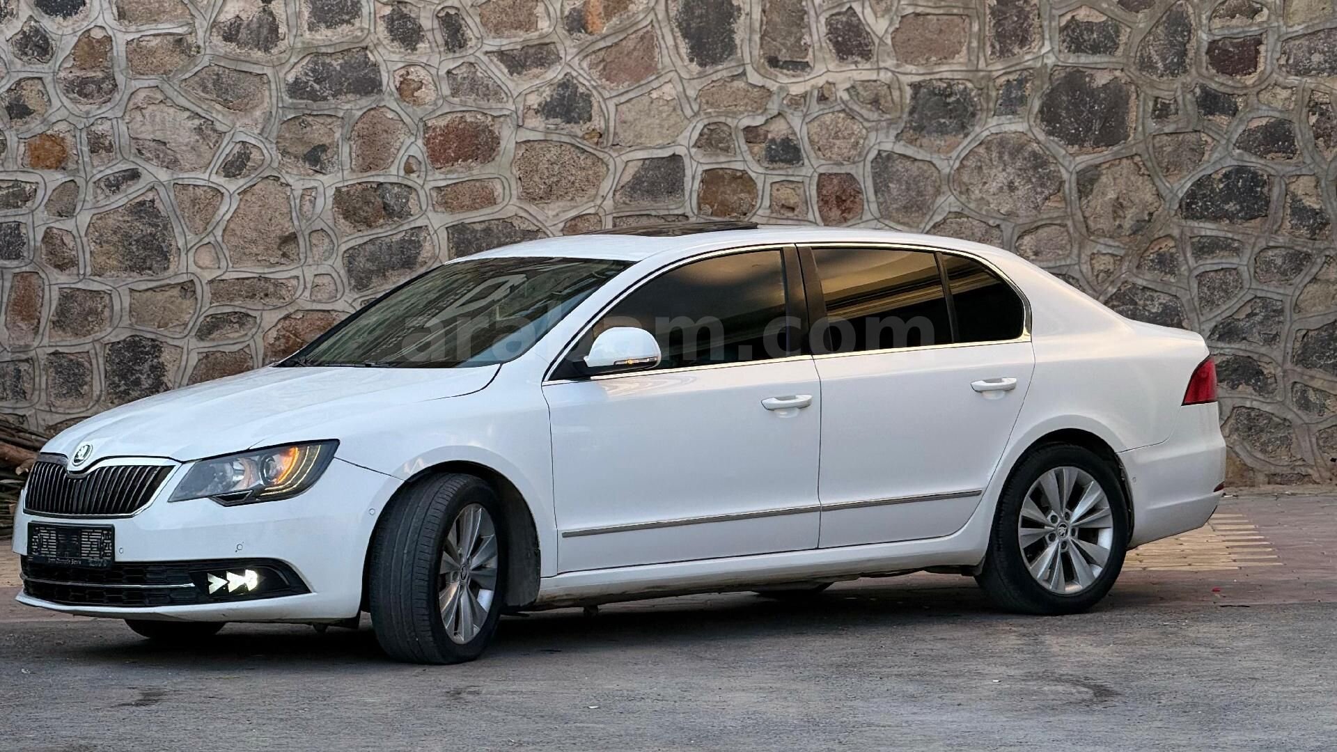 Galeriden Skoda SuperB 1.6 TDI Prestige 2013 Model Gaziantep 270.000 km Beyaz 4