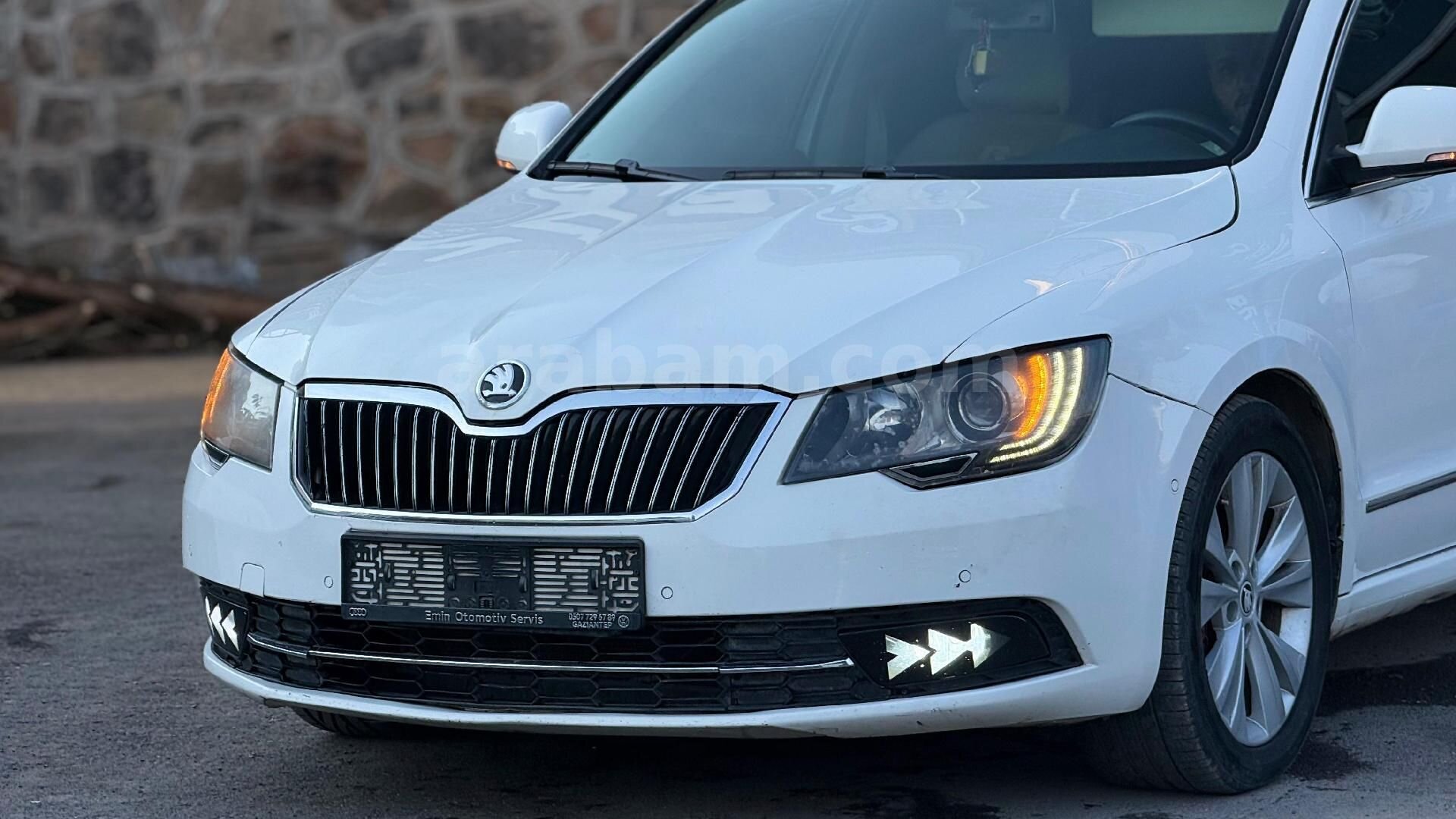 Galeriden Skoda SuperB 1.6 TDI Prestige 2013 Model Gaziantep 270.000 km Beyaz 2