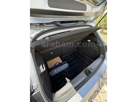Askeri Personelden Clio 1.0 TCe Evolution 2024 Model  45.xxx km Gri (Gümüş)