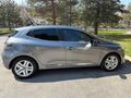 Askeri Personelden Clio 1.0 TCe Evolution 2024 Model  45.xxx km Gri (Gümüş)